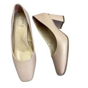 Naturalizer Warner Beige/Light Pink Square Toe Pumps size 7